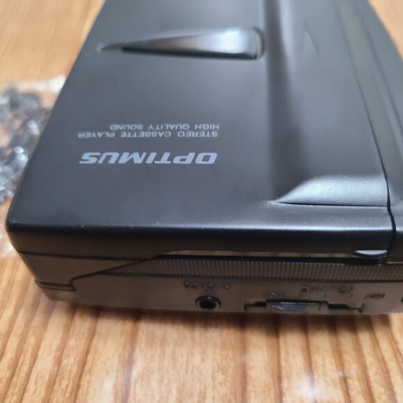 Optimus Cassette walkman player (AS IS) - Picture 4 of 4